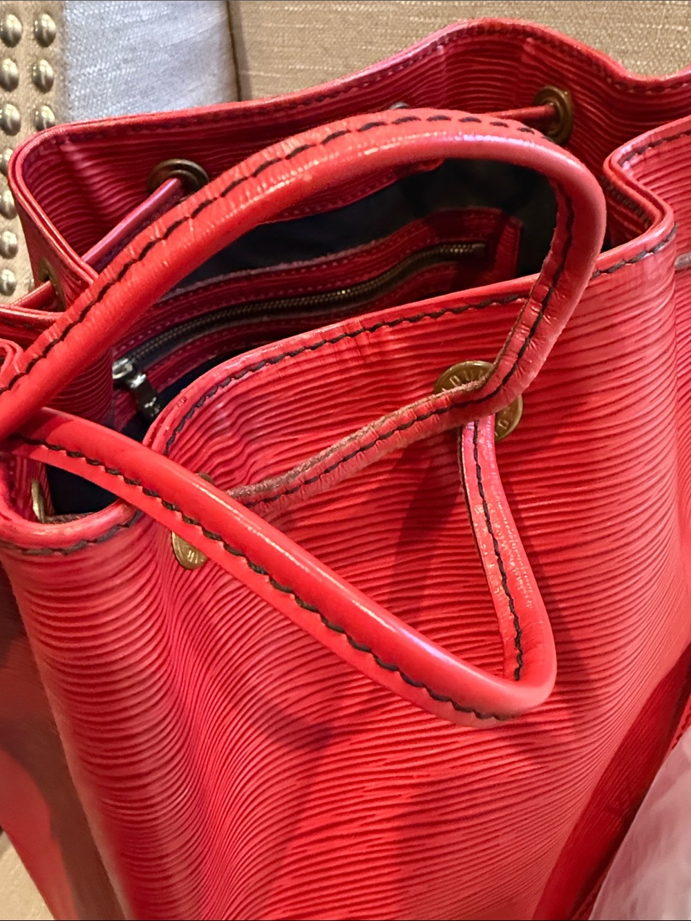 Louis Vuitton Epi Petit Noé Castilian Red Bucket Bag w/ Dust Bag - Picture 8 of 16